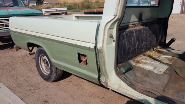 1971 Green Ford F-100 Standard Cab Pickup