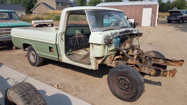 1971 Green Ford F-100 Standard Cab Pickup