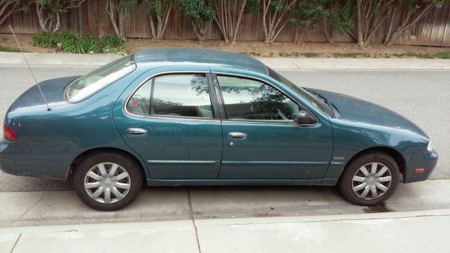 1994 Silver n black Nissan Altima Coupe