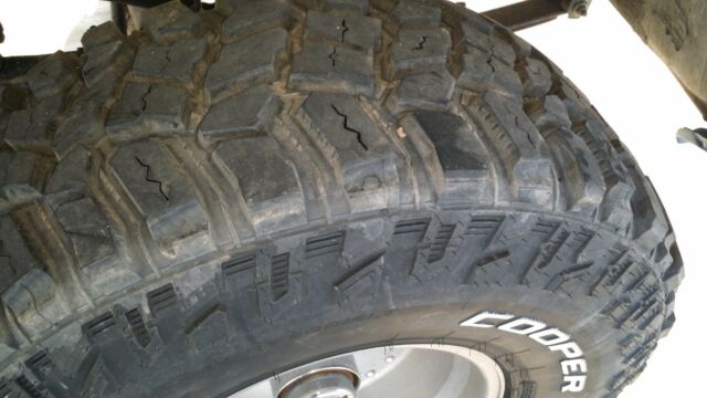 1979 blue/metallic dark grey GMC Sierra 1500 Coupe