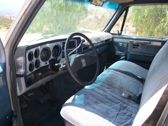 1984 silver Chevrolet C-10