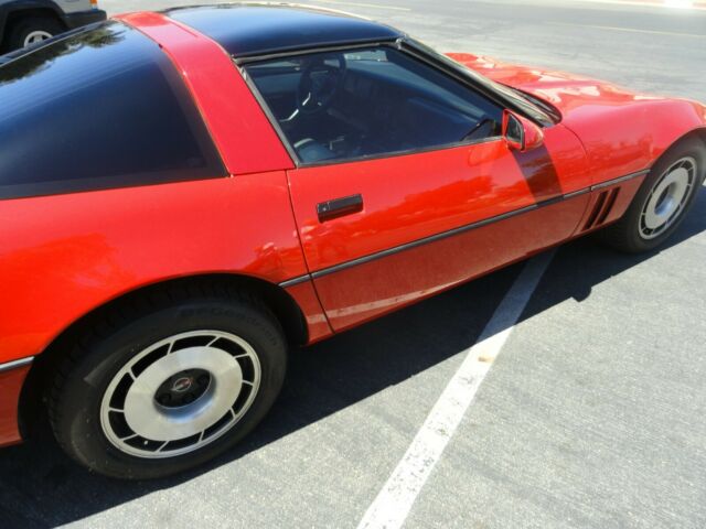 1985 Red Chevrolet Corvette Coupe