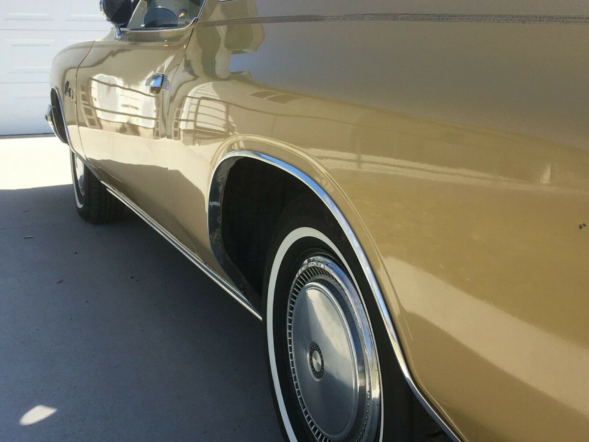 1975 Chrysler Cordoba Coupe