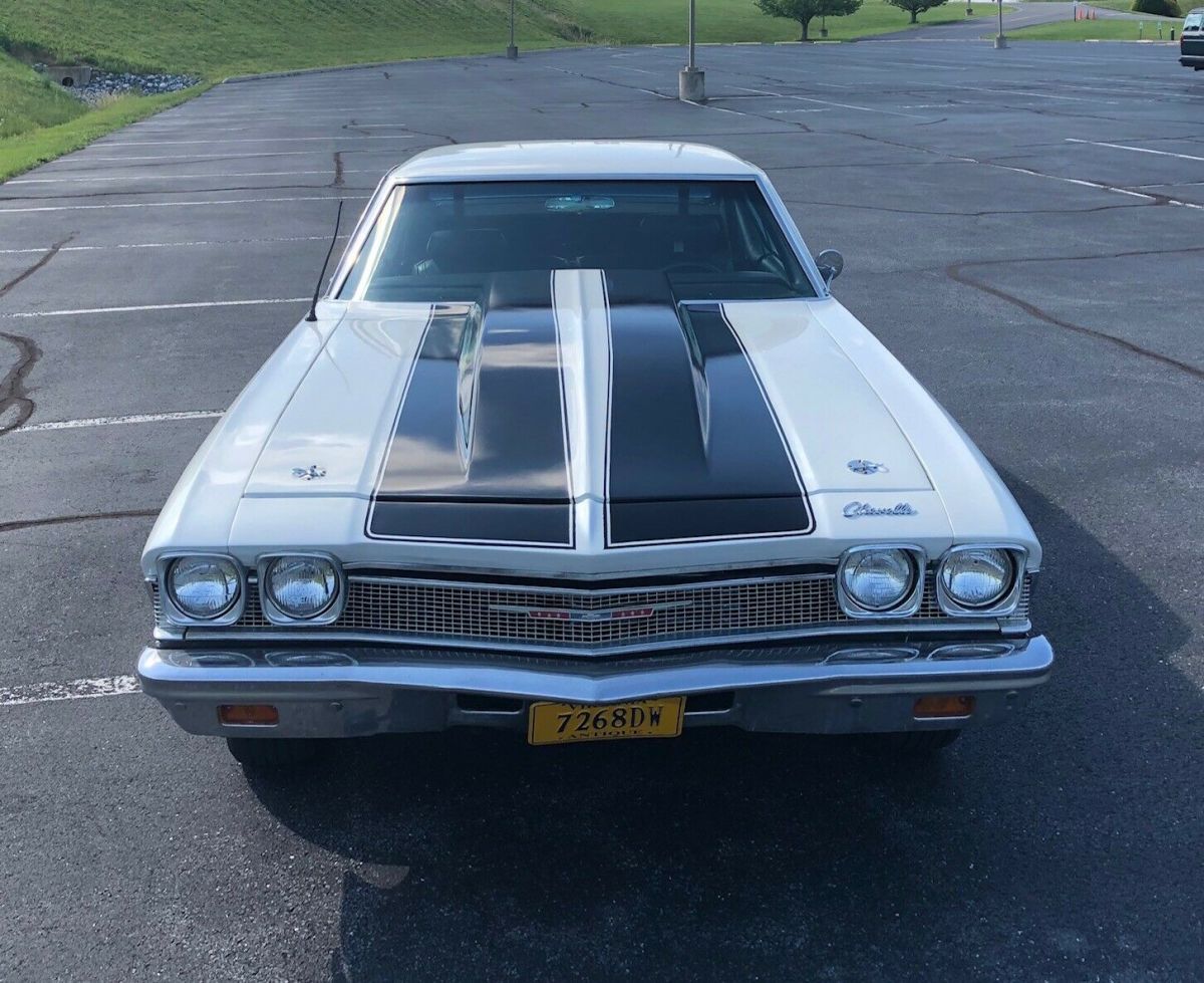 1968 White Chevrolet Chevelle Coupe