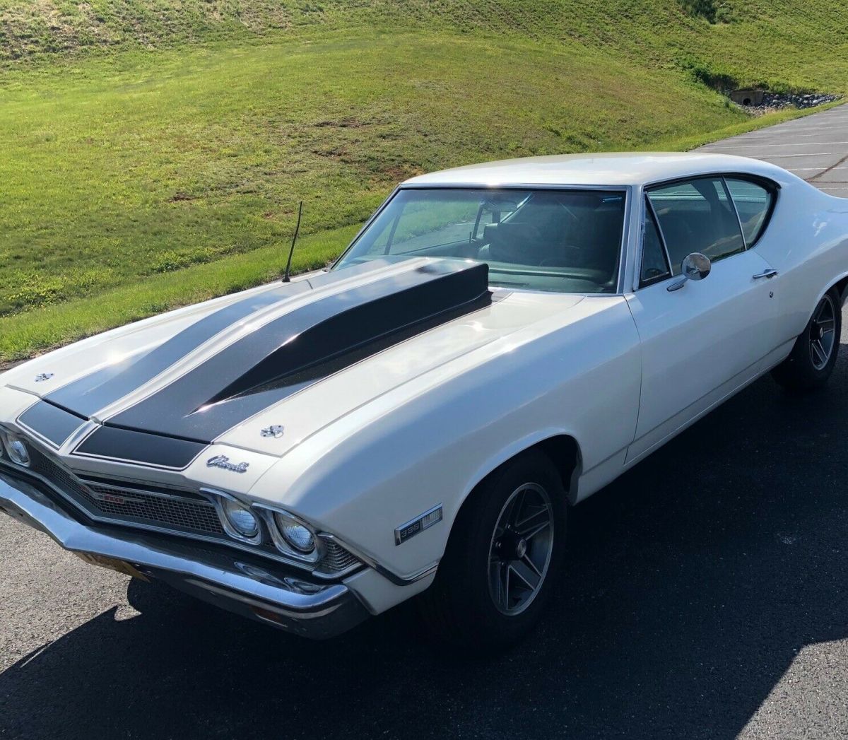 1968 White Chevrolet Chevelle Coupe