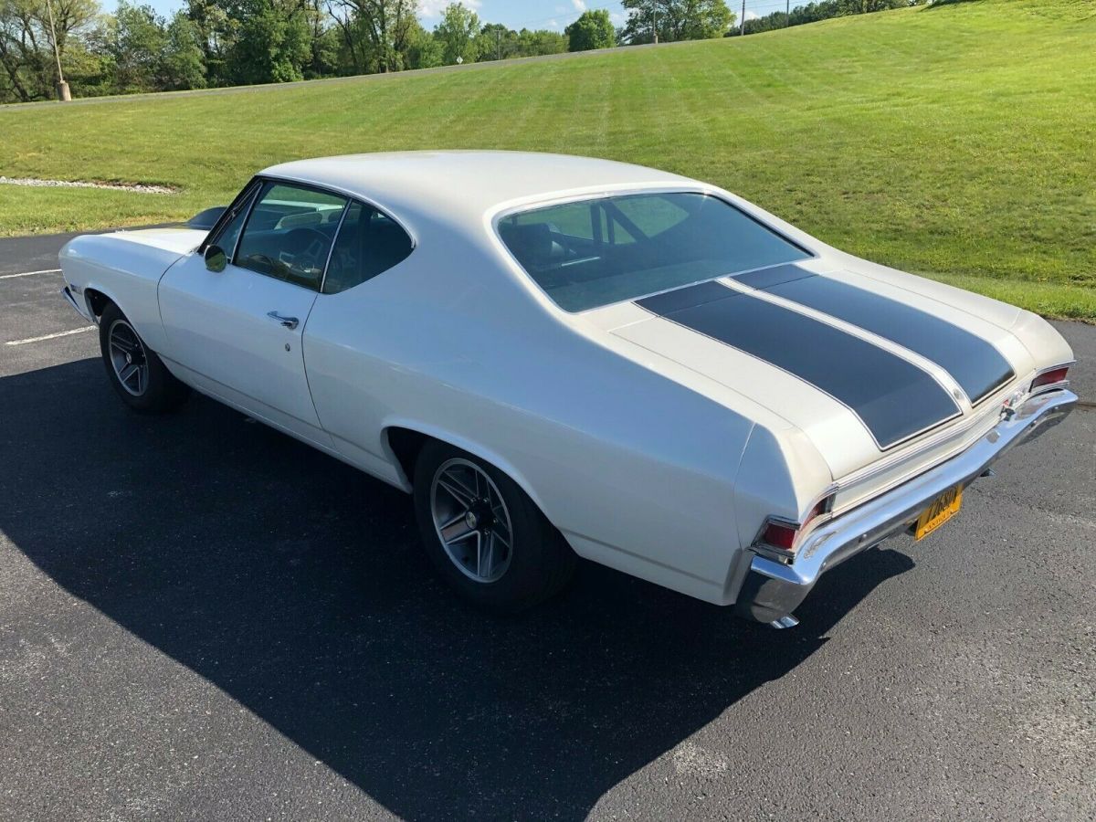 1968 White Chevrolet Chevelle Coupe