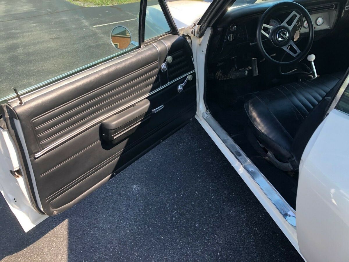 1968 White Chevrolet Chevelle Coupe