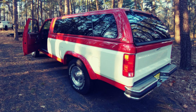 1985 Red & White Ford F-250