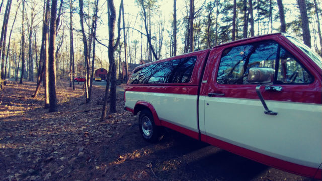 1985 Red & White Ford F-250