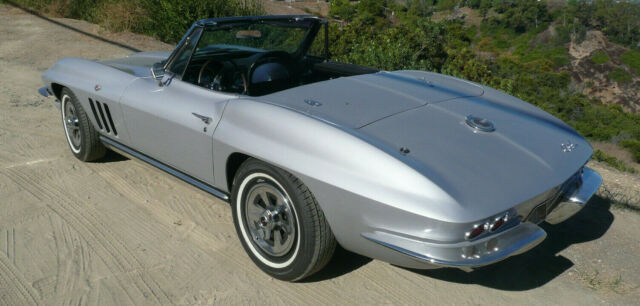 1965 Silver pearl Chevrolet Corvette Convertible