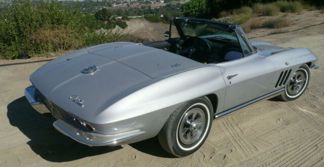 1965 Silver pearl Chevrolet Corvette Convertible