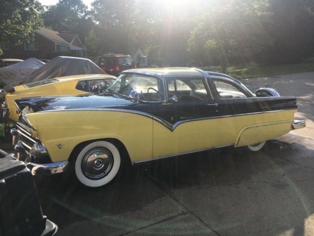 1955 Yellow/black Ford Crown Victoria Coupe