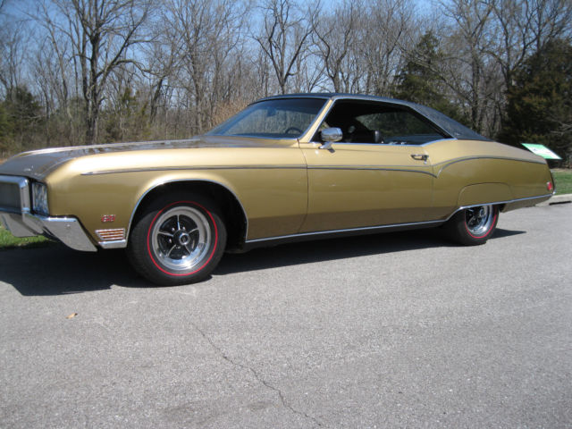 1970 Gold Buick Riviera Coupe