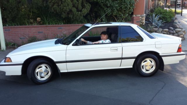 1987 White Honda Prelude Coupe