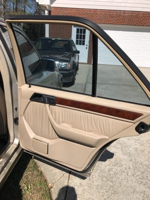 1994 Smoked Silver Mercedes-Benz 500-Series Sedan