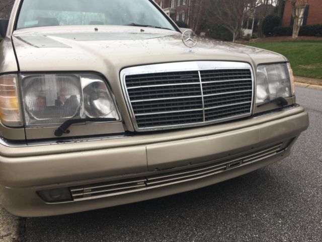 1994 Smoked Silver Mercedes-Benz 500-Series Sedan