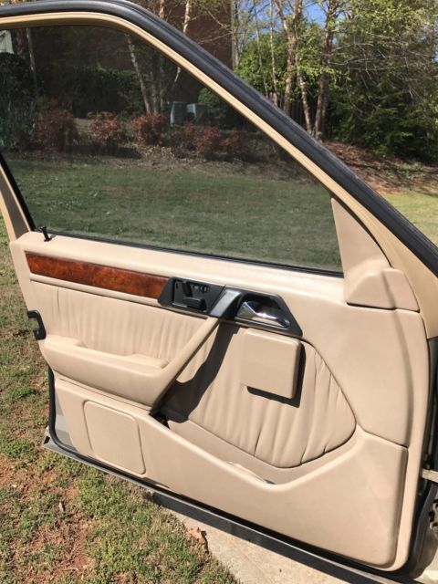 1994 Smoked Silver Mercedes-Benz 500-Series Sedan