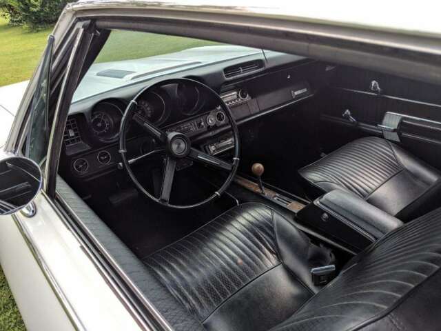 1968 White Oldsmobile Cutlass Coupe