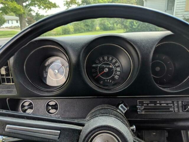 1968 White Oldsmobile Cutlass Coupe