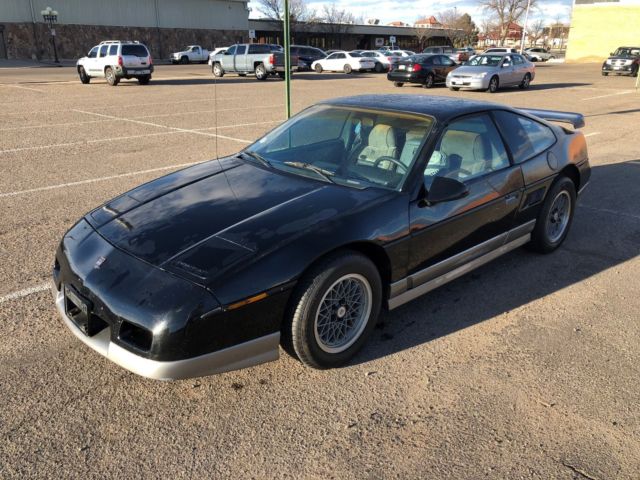 1986 Black Pontiac Fiero Fastback