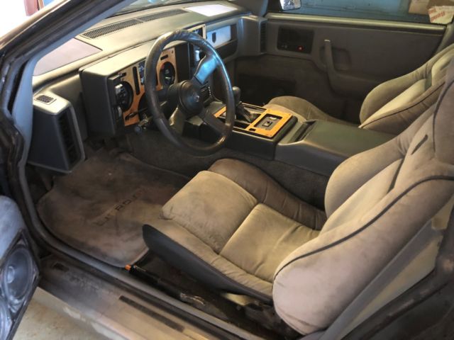 1986 Black Pontiac Fiero Fastback