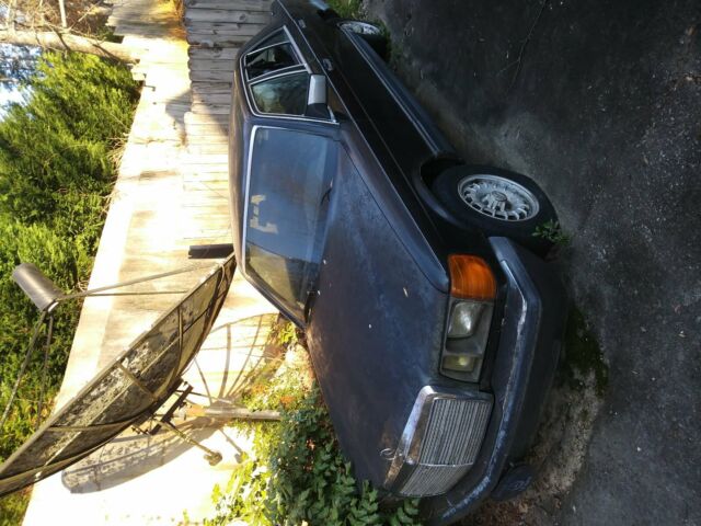 1982 Black Mercedes-Benz 300-Series Sedan