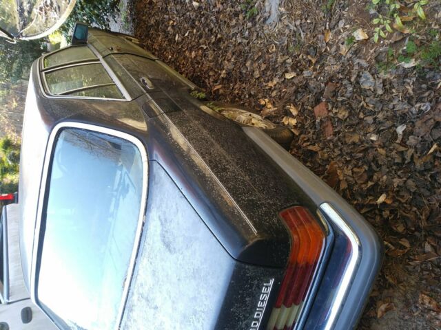 1982 Black Mercedes-Benz 300-Series Sedan