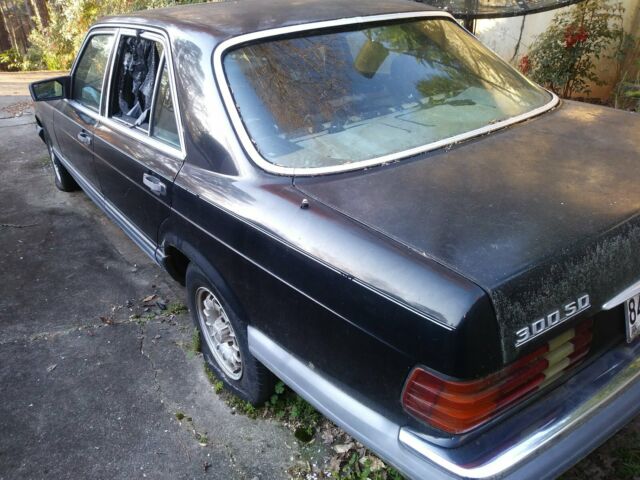 1982 Black Mercedes-Benz 300-Series Sedan