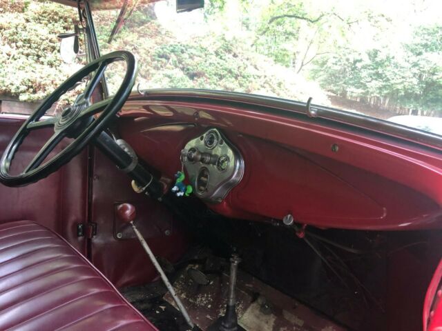 1930 RED/BLACK Ford Model A Convertible