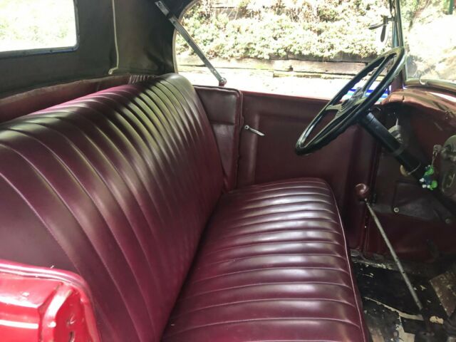 1930 RED/BLACK Ford Model A Convertible