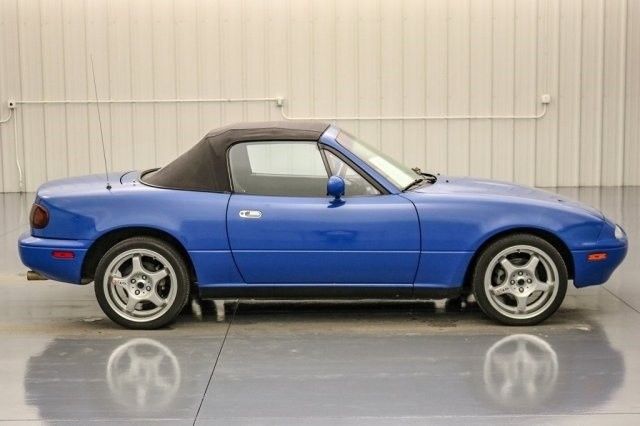 1990 Blue Mazda MX-5 Miata Convertible