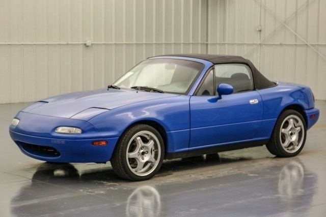 1990 Blue Mazda MX-5 Miata Convertible