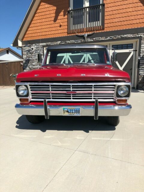 1969 Red Ford F-100
