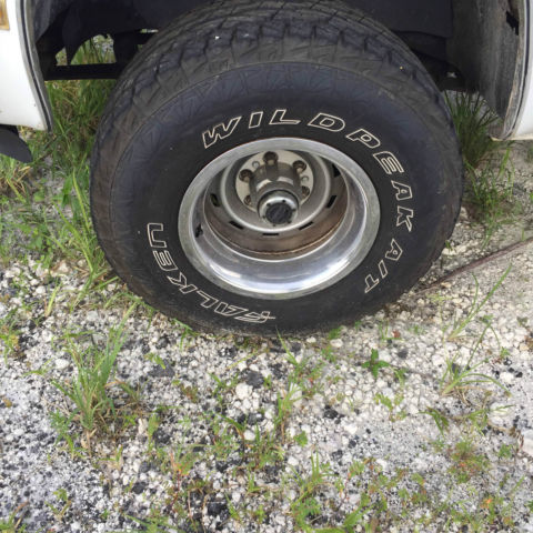1984 Whiye Chevrolet C/K Pickup 1500 Standard Cab Pickup