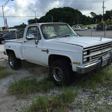 1984 Whiye Chevrolet C/K Pickup 1500 Standard Cab Pickup