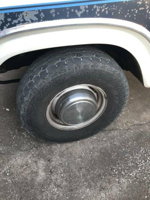 1986 blue and white Ford F-250