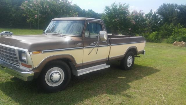 1965 Blue Ford F-250