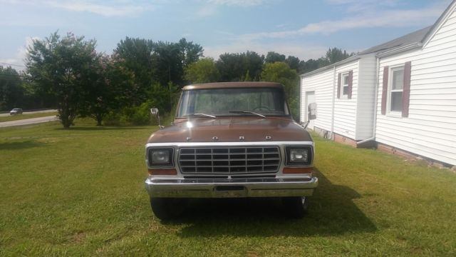 1965 Blue Ford F-250