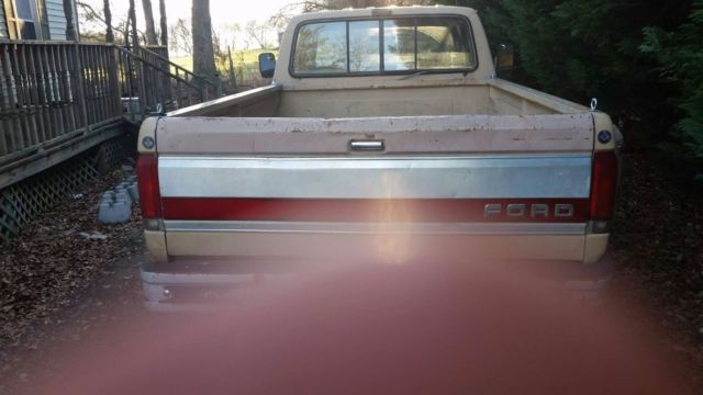 1989 Tan Ford F-350 Crew Cab Pickup