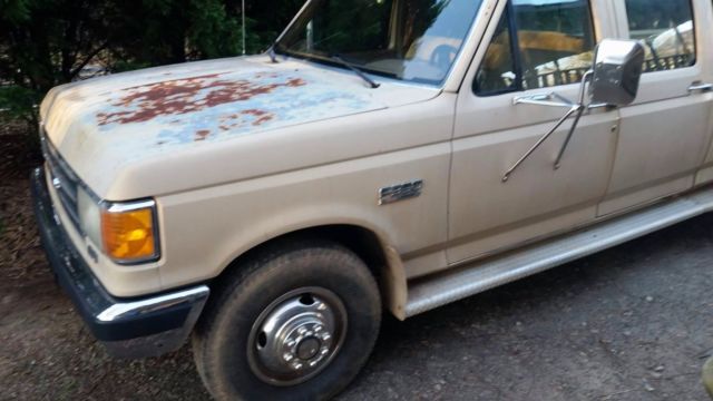 1989 Tan Ford F-350 Crew Cab Pickup