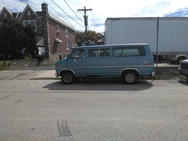 1990 Blue Chevrolet G20 Van