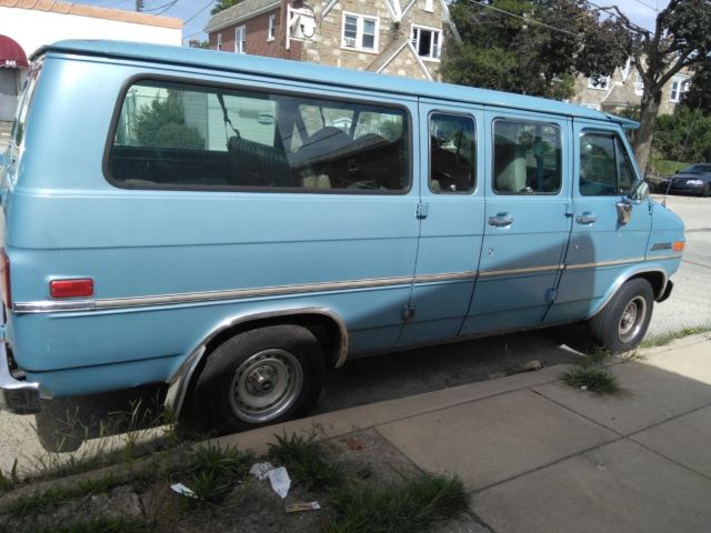 1990 Blue Chevrolet G20 Van
