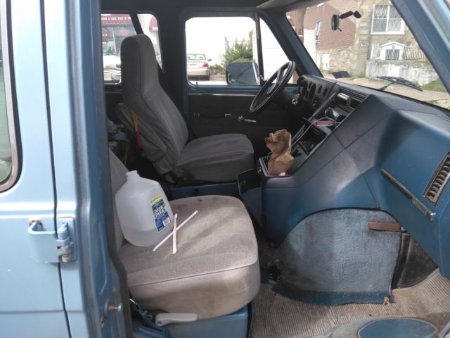 1990 Blue Chevrolet G20 Van