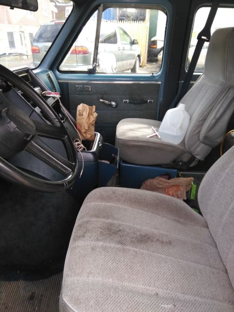 1990 Blue Chevrolet G20 Van
