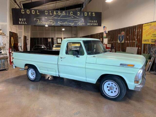 1971 Green Ford F-100 Pickup Truck