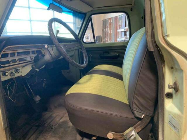 1971 Green Ford F-100 Pickup Truck