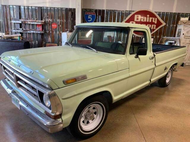 1971 Green Ford F-100 Pickup Truck