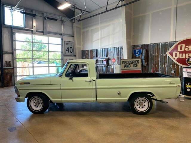 1971 Green Ford F-100 Pickup Truck