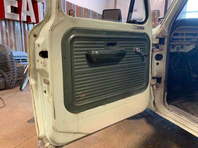 1971 Green Ford F-100 Pickup Truck