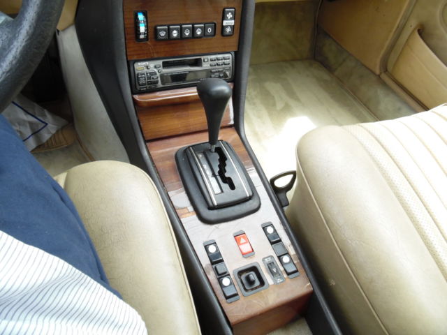 1984 Green Mercedes-Benz 300-Series Sedan